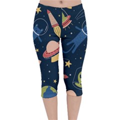 Seamless-pattern-with-funny-aliens-cat-galaxy Velvet Capri Leggings  by Salman4z