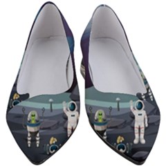 Alien-astronaut-scene Women s Block Heels  by Salman4z