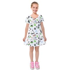 Giant Panda Bear Pattern Kids  Short Sleeve Velvet Dress by Bakwanart