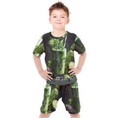 Drink Spinach Smooth Apple Ginger Kids  Tee And Shorts Set by Ndabl3x