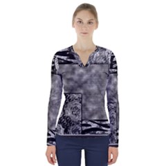 Background Pattern Geometric Design V-neck Long Sleeve Top by Vaneshop