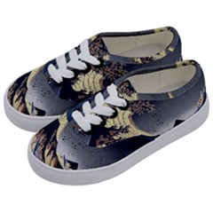 The Great Wave Off Kanagawa Japanese Waves Kids  Classic Low Top Sneakers by Vaneshop