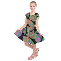 Autumn Pattern Dried Leaves Kids  Short Sleeve Dress by Simbadda