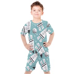 Cute-seamless-pattern-with-rocket-planets-stars Kids  Tee And Shorts Set by uniart180623