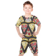 Vector-seamless-pattern-with-italian-pizza-top-view Kids  Tee And Shorts Set by uniart180623