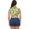 Seamless-pattern-with-flowers-owls Side Button Cropped Tee View4