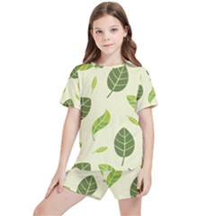 Leaf-spring-seamless-pattern-fresh-green-color-nature Kids  Tee And Sports Shorts Set