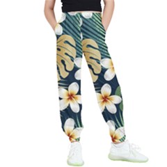 Seamless-pattern-with-tropical-strelitzia-flowers-leaves-exotic-background Kids  Joggers by uniart180623