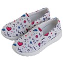 Hearts-seamless-pattern-memphis-style Kids Lightweight Slip Ons View2