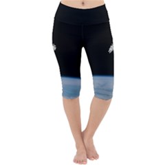 Amazing Stunning Astronaut Amazed Lightweight Velour Cropped Yoga Leggings by Proyonanggan