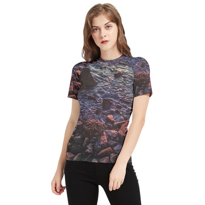 Twilight Treasures: Rocky Beachscape  Women s Short Sleeve Rash Guard