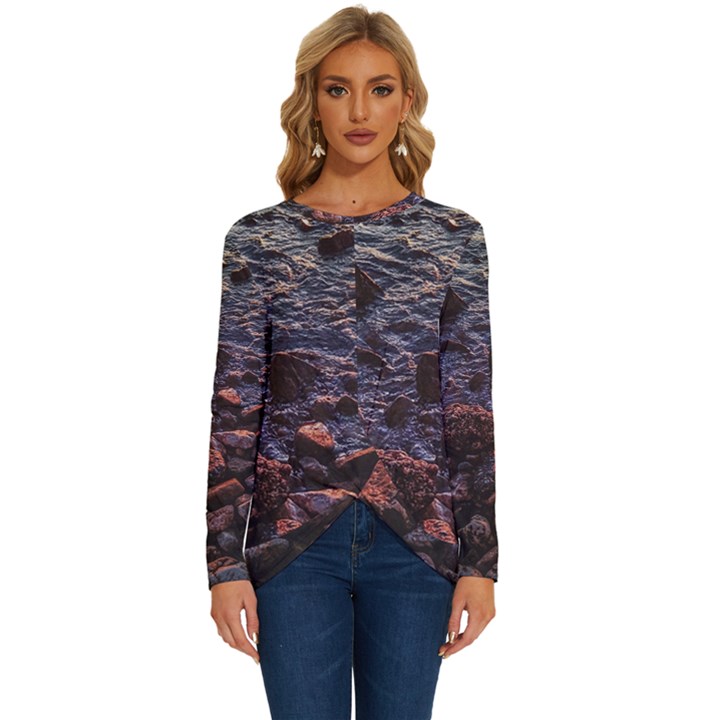 Twilight Treasures: Rocky Beachscape  Long Sleeve Crew Neck Pullover Top