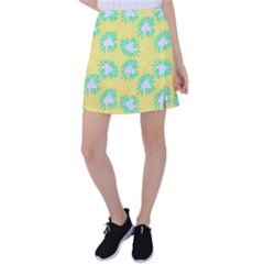 Mazipoodles Bold Daises Yellow Tennis Skirt by Mazipoodles