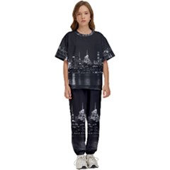 New York Skyline Kids  T-shirt And Pants Sports Set by Bedest