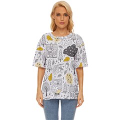 Doodle Seamless Pattern With Autumn Elements Oversized Basic T-shirt by pakminggu