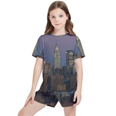 Skyline-city-manhattan-new-york Kids  T-shirt And Sports Shorts Set by Ket1n9