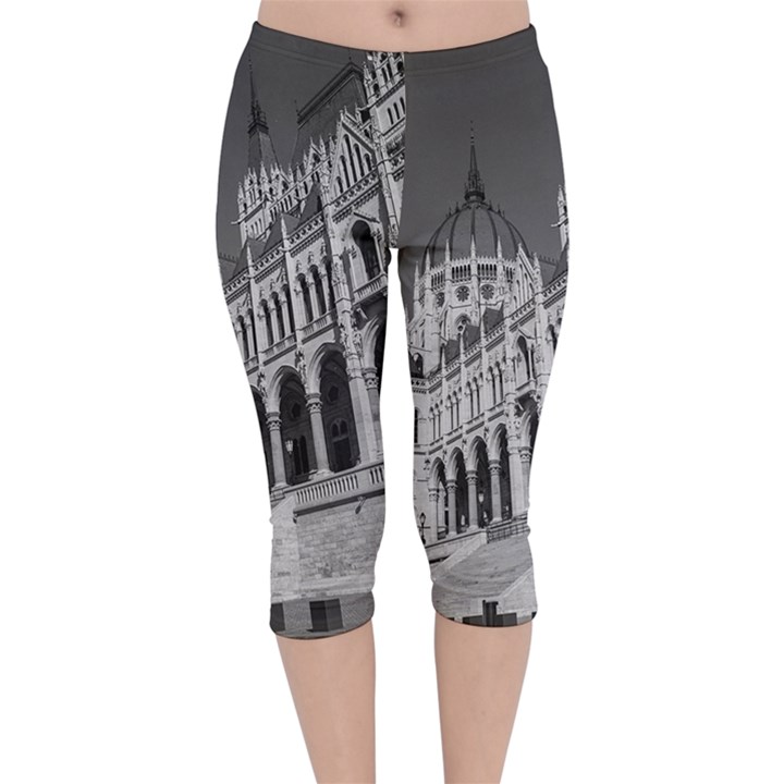 Architecture-parliament-landmark Velvet Capri Leggings 