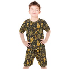 Christmas Background Seamless Pattern Pattern Kids  T-shirt And Shorts Set by Grandong