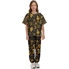 Christmas Background Seamless Pattern Pattern Kids  T-shirt And Pants Sports Set by Grandong