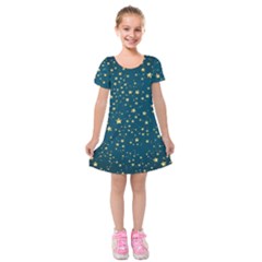 Star Golden Pattern Christmas Design White Gold Kids  Short Sleeve Velvet Dress by Vaneshop