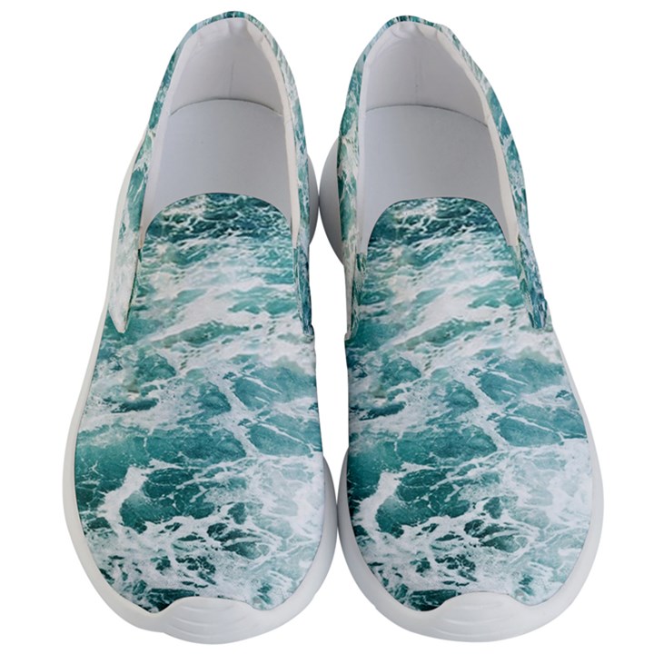 Blue Crashing Ocean Wave Men s Lightweight Slip Ons