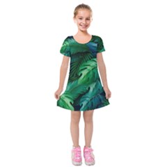 Tropical Green Leaves Background Kids  Short Sleeve Velvet Dress by Amaryn4rt