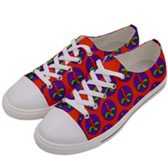 Christmas Candles Seamless Pattern Women s Low Top Canvas Sneakers by Amaryn4rt