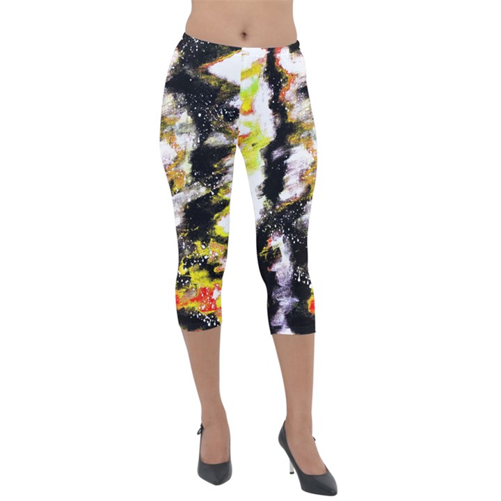 Canvas Acrylic Digital Design Art Lightweight Velour Capri Leggings 