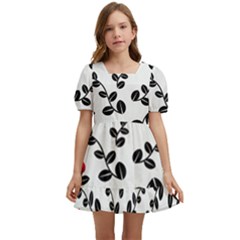 Pattern Flower Design Background Kids  Short Sleeve Dolly Dress by Ravend