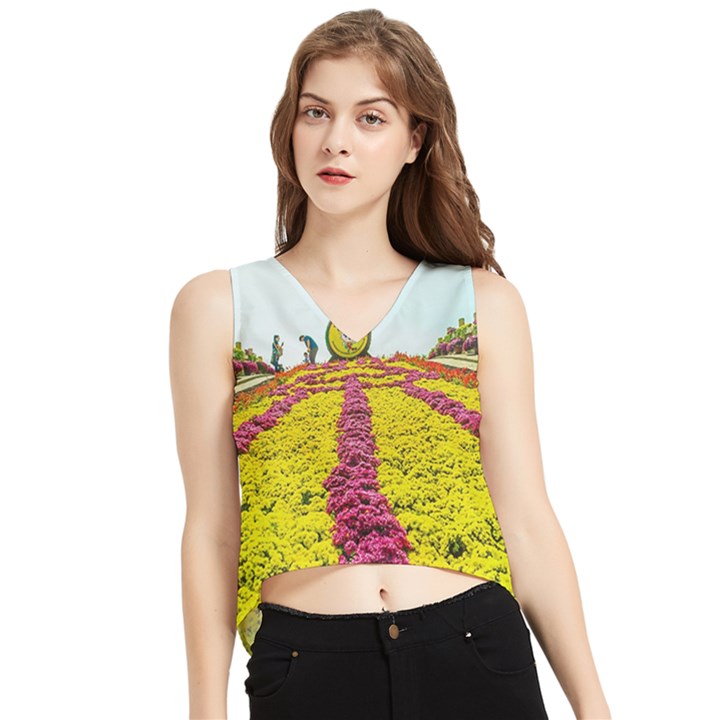 Beautiful garden V-Neck Cropped Tank Top