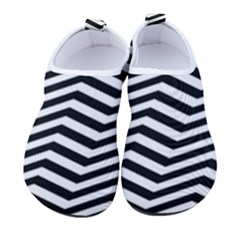 Zigzag Chevron Pattern Women s Sock-style Water Shoes by Dutashop