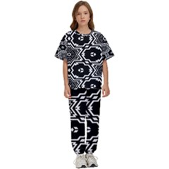 Black And White Pattern Background Structure Kids  T-shirt And Pants Sports Set by Pakjumat