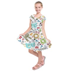 Seamless Pattern Vector With Funny Robots Cartoon Kids  Short Sleeve Dress by Hannah976