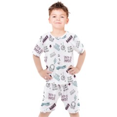 Music Themed Doodle Seamless Background Kids  T-shirt And Shorts Set