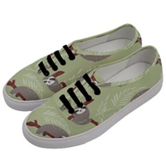 Sloths Pattern Design Men s Classic Low Top Sneakers by Hannah976