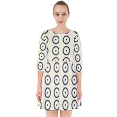 Sharp Circles Smock Dress