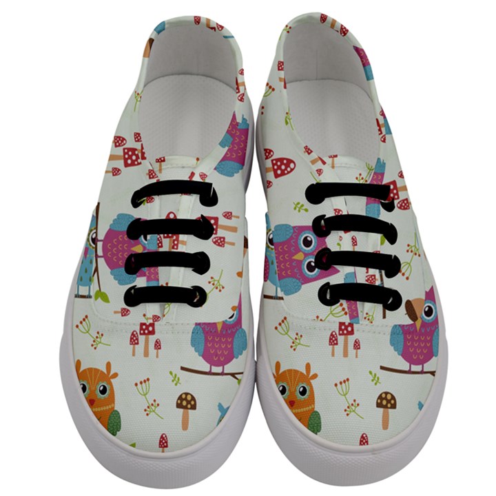 Forest Seamless Pattern With Cute Owls Men s Classic Low Top Sneakers