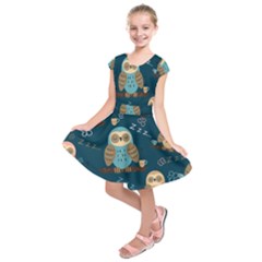 Seamless Pattern Owls Dreaming Kids  Short Sleeve Dress by Apen