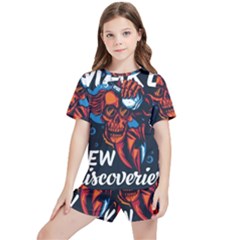 Make Devil Discovery  Kids  T-shirt And Sports Shorts Set