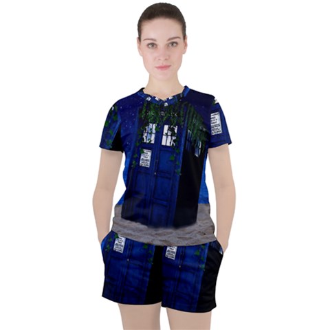 Stuck Tardis Beach Doctor Who Police Box Sci-fi Women s T-shirt And Shorts Set by Cendanart