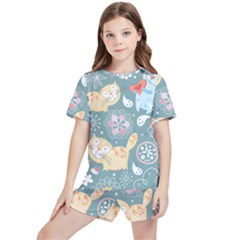 Cute Cat Background Pattern Kids  T-shirt And Sports Shorts Set by Ket1n9