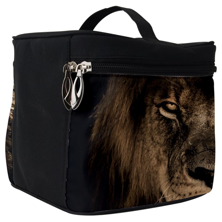 African Lion Mane Close Eyes Make Up Travel Bag (Big)