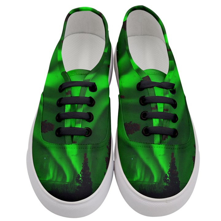 Aurora Borealis Northern Lights Women s Classic Low Top Sneakers