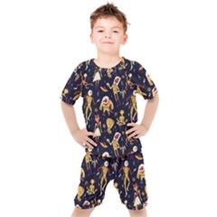 Alien Surface Pattern Kids  T-shirt And Shorts Set by Ket1n9