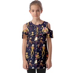 Alien Surface Pattern Fold Over Open Sleeve Top by Ket1n9