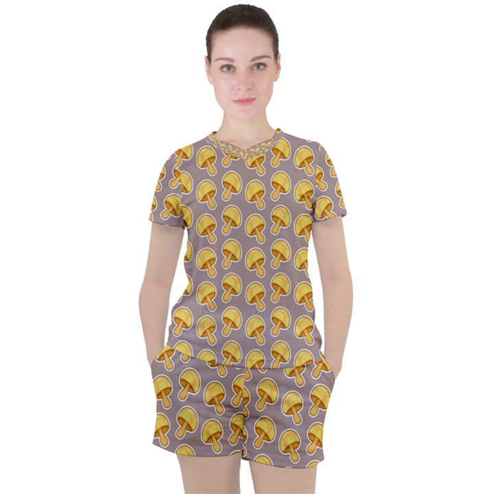 Yellow Mushroom Pattern Women s T-Shirt and Shorts Set