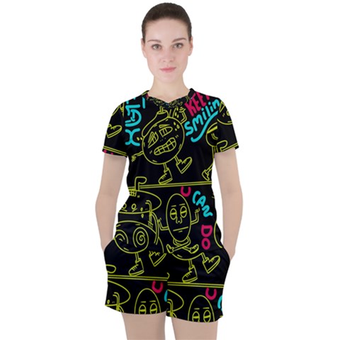 Keep Smiing Doodle Women s T-shirt And Shorts Set by Cemarart