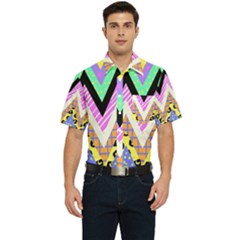 Zigzag-1 Men s Short Sleeve Pocket Shirt  by nateshop