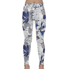 Retro Texture With Blue Flowers, Floral Retro Background, Floral Vintage Texture, White Background W Classic Yoga Leggings by nateshop