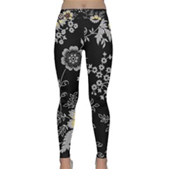 Black Background With Gray Flowers, Floral Black Texture Classic Yoga Leggings